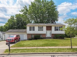 2046 Rugby St, Twinsburg, OH 44087