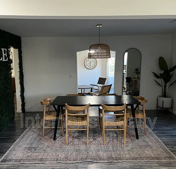 1104 E Hendron Chapel Rd — Photo 15