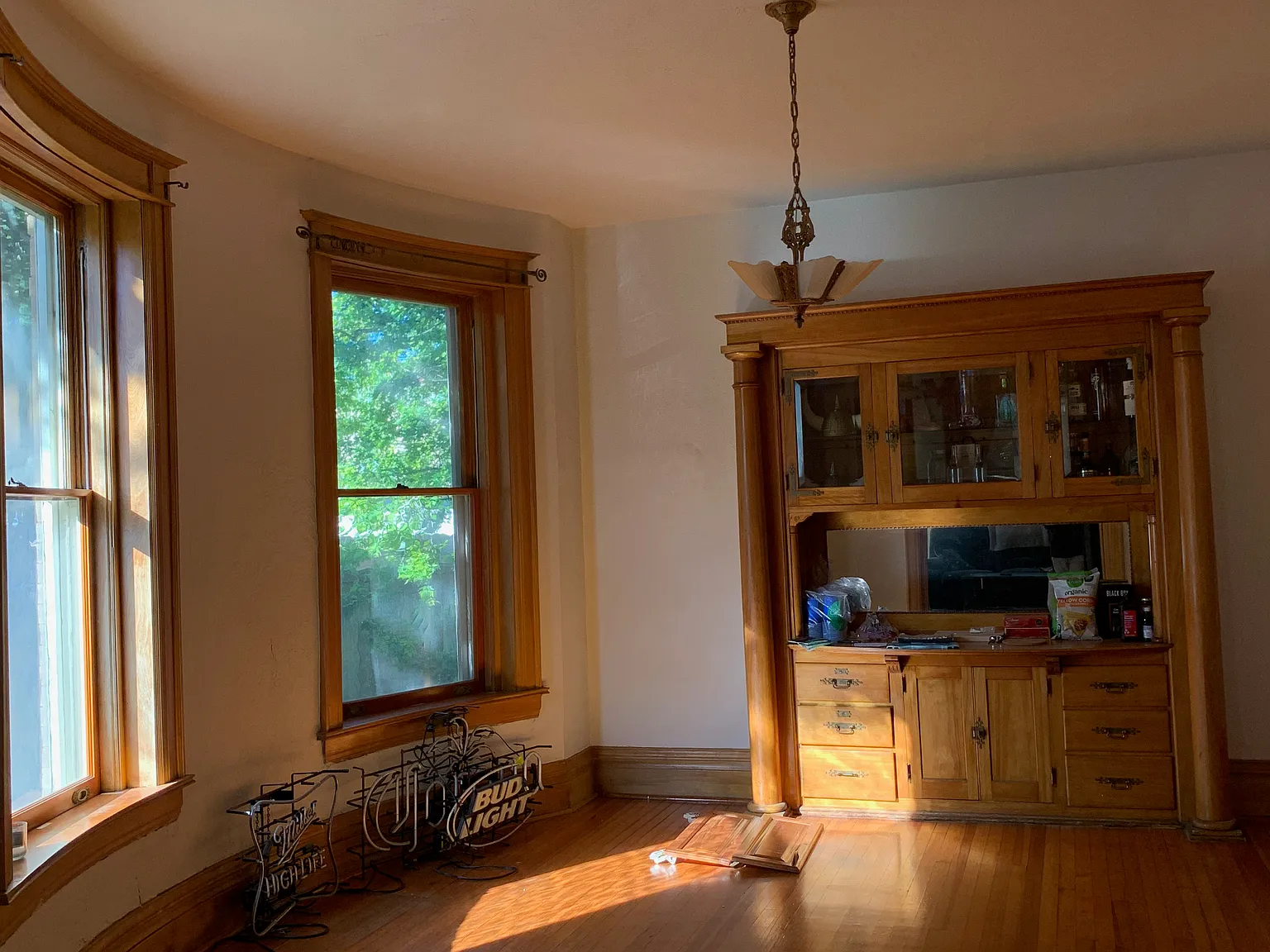 4 bed, 2400 sqft, $830 — Photo 4