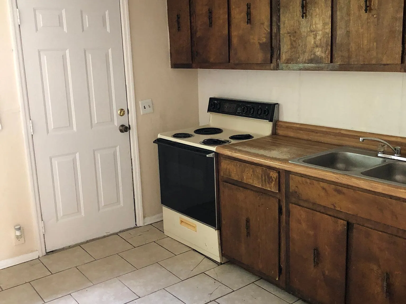 2 bed, 800 sqft, $1,175 — Photo 2