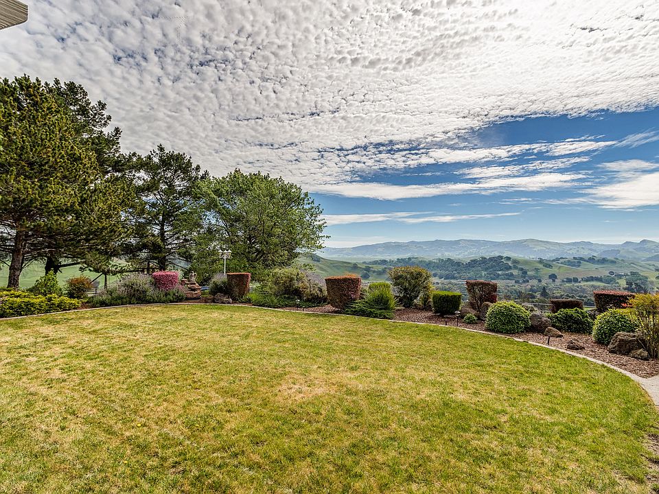 1st image of 23 Carver Ln