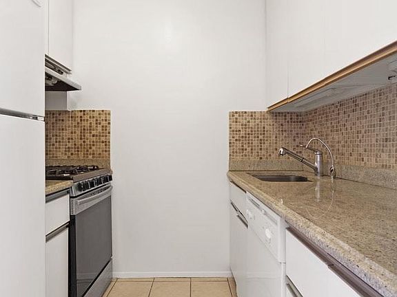 4th image of 245 E 93rd St APT 25B