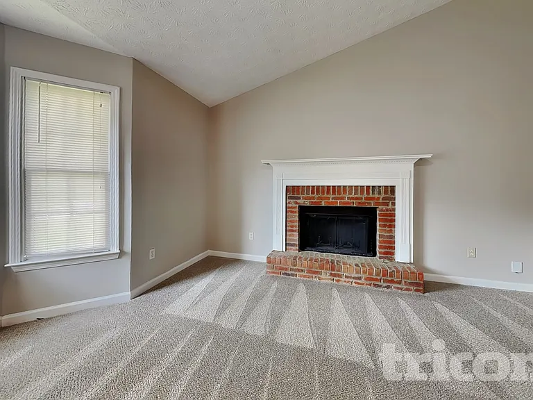 247 Stevenson Trl — Photo 2