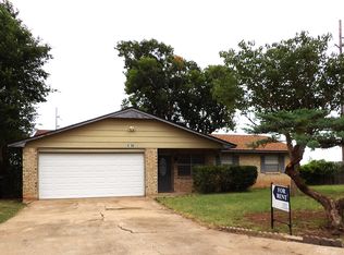 6706 SW Cherokee Cir, Lawton, OK 73505