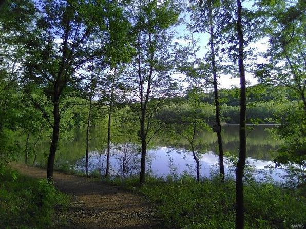 Three B Rd #4, Cedar Hill, MO 63016