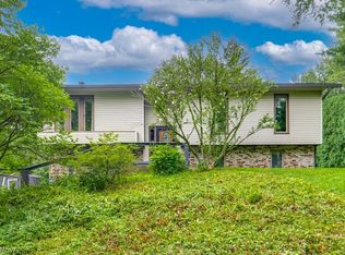 1384 Northeast Ave, Tallmadge, OH 44278