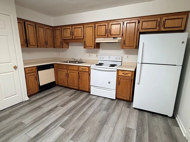 442 Stanley Ave — Photo 4