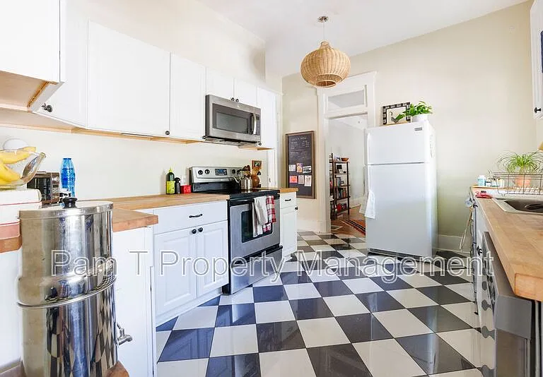 2202 Bull St — Photo 5