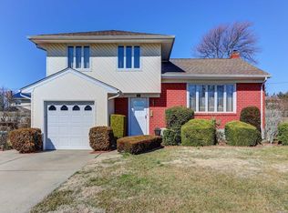 364 Plainview Rd, Hicksville, NY 11801