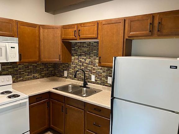 4th image of 54 College Ave #2-3