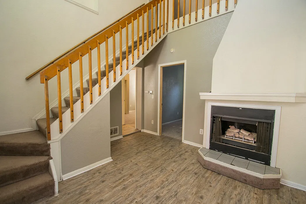 1921 Arapahoe Ave — Photo 2