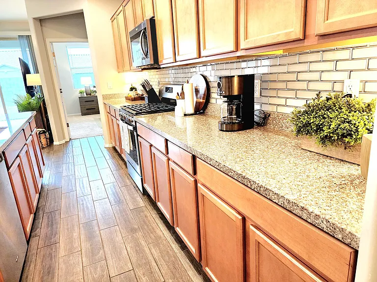 5256 W Leodra Ln — Photo 8