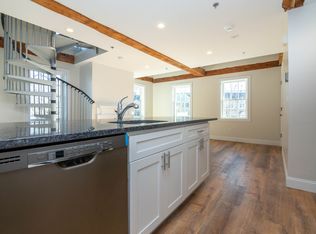 9 S Main St #202, Topsfield, MA 01983