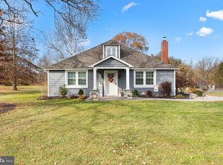 27 Smith Rd, Schwenksville, PA 19473