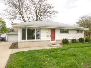 N88W15006 Cleveland Ave, Menomonee Falls, WI 53051