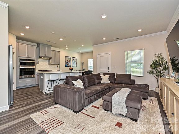 4th image of 11202 Broadbent Ct