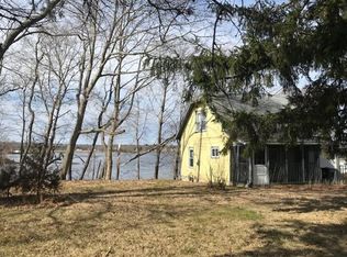 100 Ocean View Ave, Swansea, MA 02777