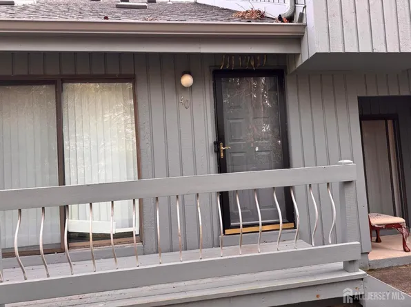 40 Linda Ln, Edison, NJ 08820