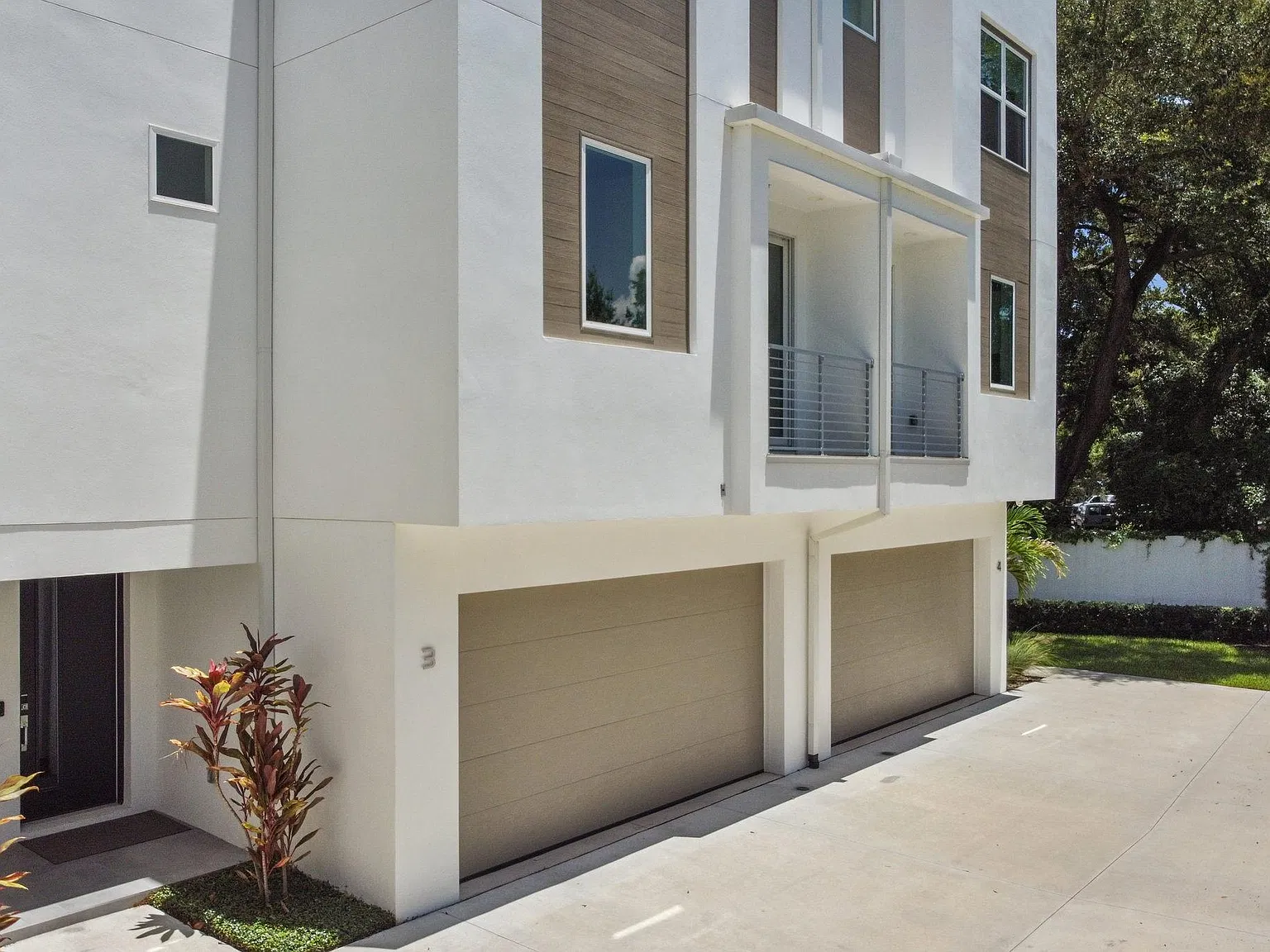 2306 W Texas Ave — Photo 3