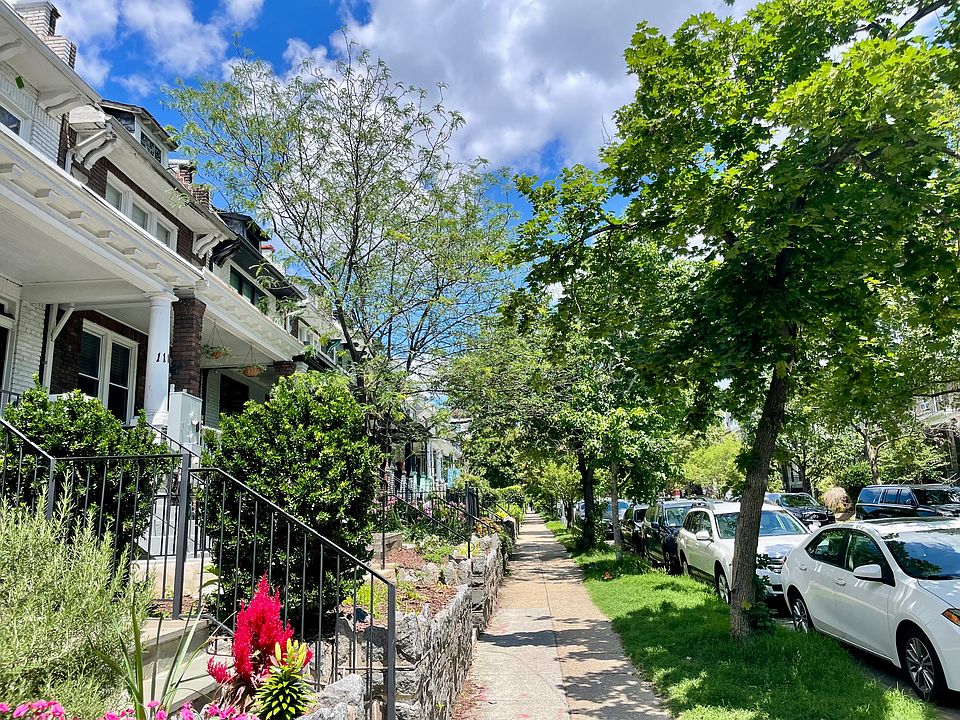 1110 4th Street NE