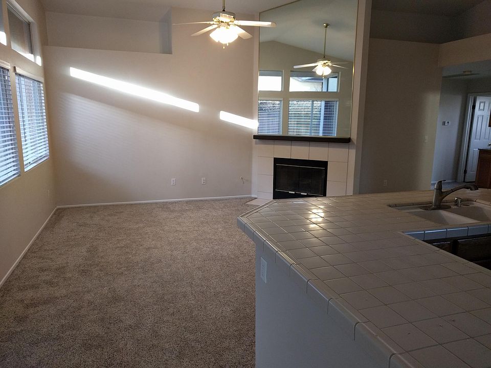 2nd image of 9510 Ravenwood Dr