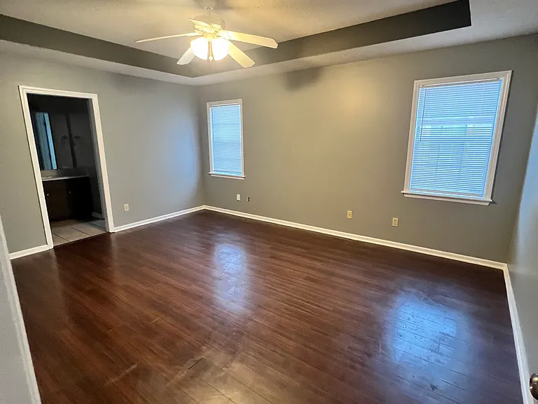 1702 Largo Cir — Photo 3
