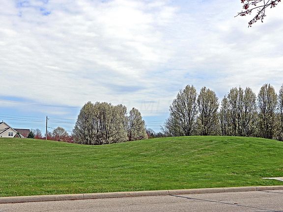 3rd image of 7051 Camden Dr