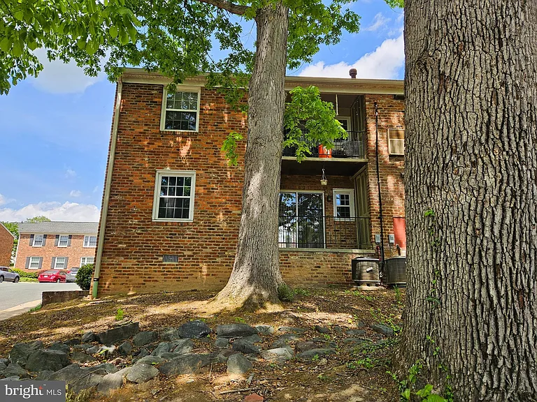 2417 Barracks Pl #1 — Photo 11