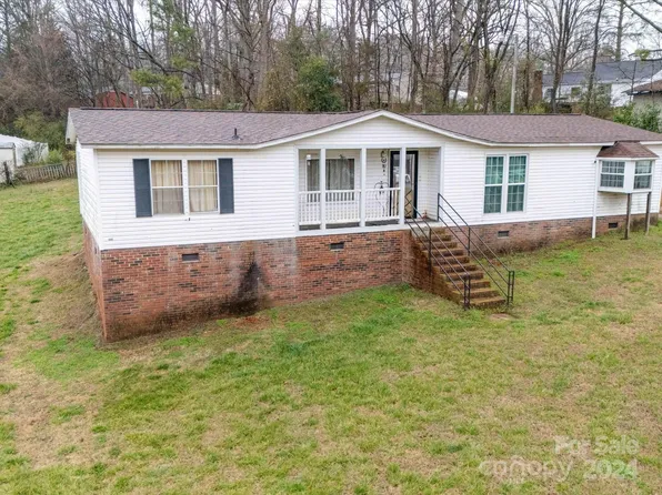 584 Love St SW, Concord, NC 28027