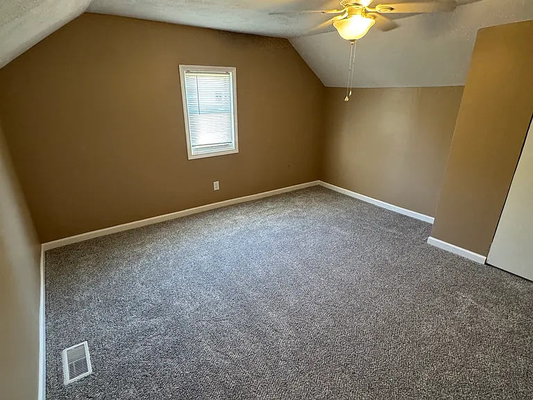 210 Santee Ave — Photo 19