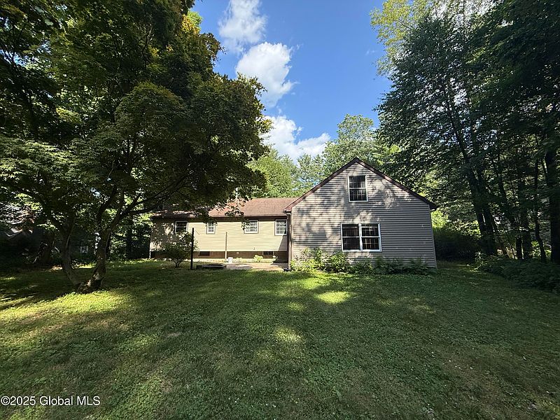 2nd image of 19 Timberlane Drive