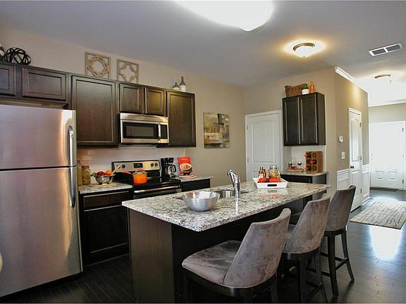 5th image of 3211 Garden Glade Ln