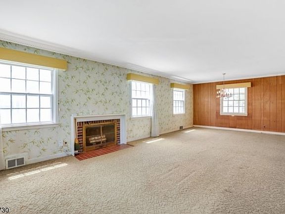 2nd image of 33 Benvenue Ave