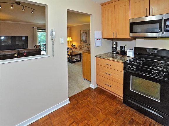 5th image of 2525 Greensburg Pike APT 303