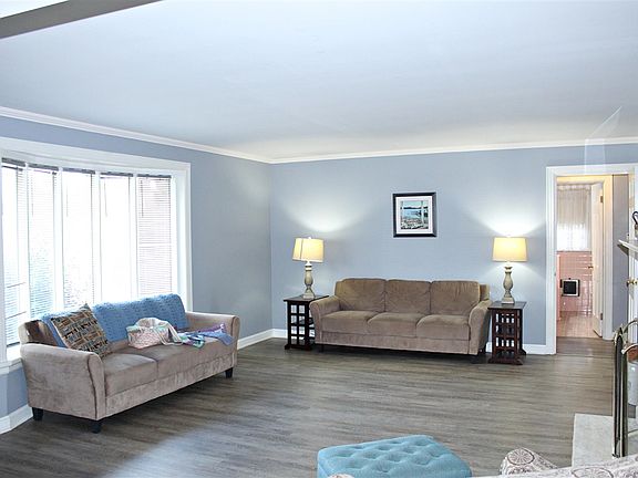 4th image of 231 Broadway St