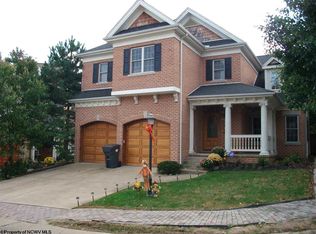 900 Suncrest Pl, Morgantown, WV 26505