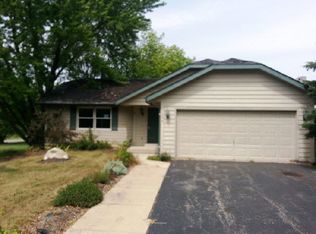 45 King Henry Rd S, Poplar Grove, IL 61065