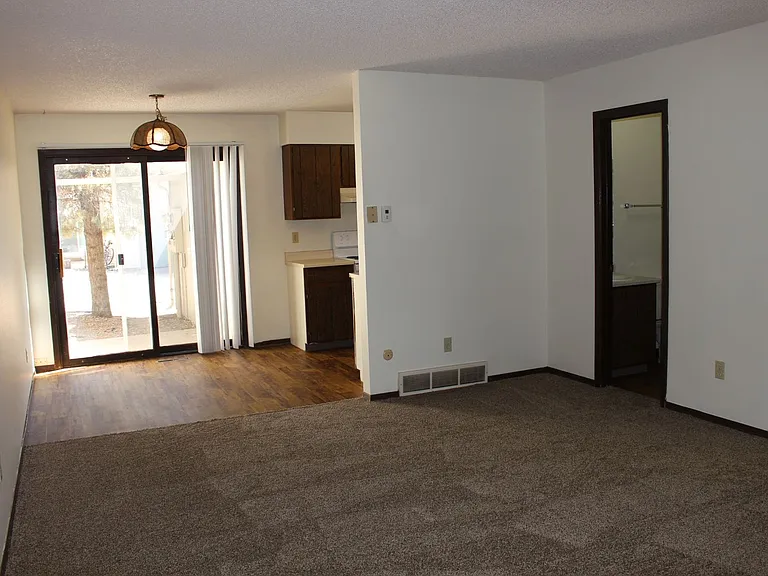 2612 Davidson Dr — Photo 2