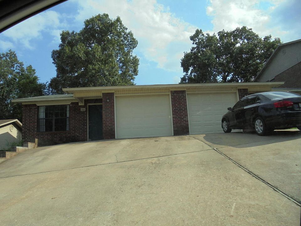 1st image of 313 W 16th Ct
