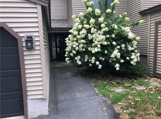 22 Sycamore Ln #22, Avon, CT 06001