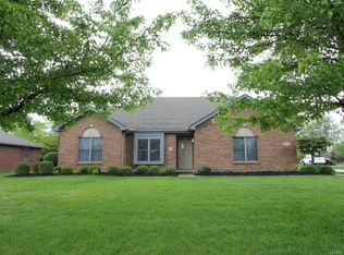 822 Yorkshire Rd, Tipp City, OH 45371