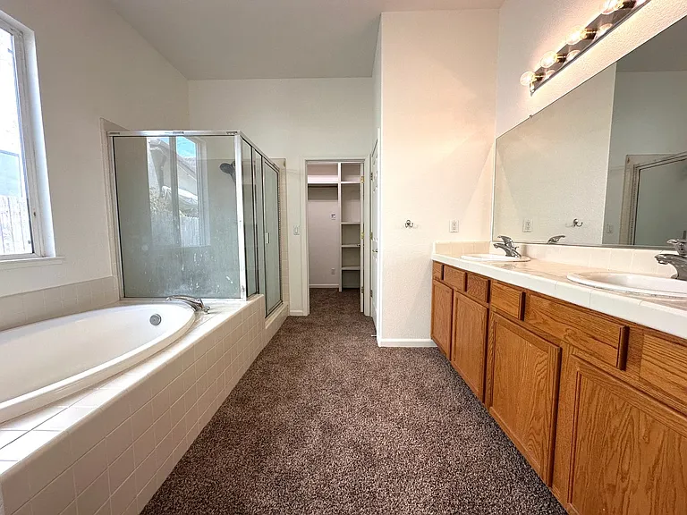 3545 Laguna Ct — Photo 15