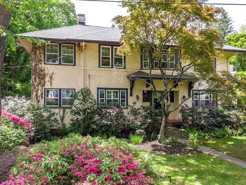 1st image of 825 Highland Ave