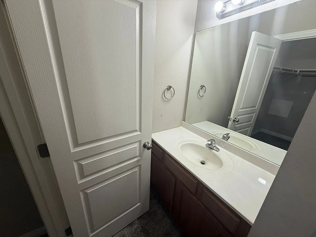 Building Photo - 7420 E Arratt Ct