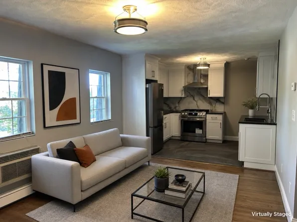 18 Ashcroft St APT 301, Dedham, MA 02026