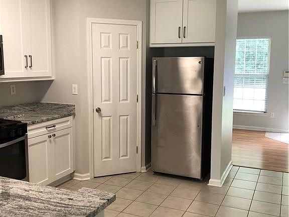 4th image of 1636 Cove Creek Cir