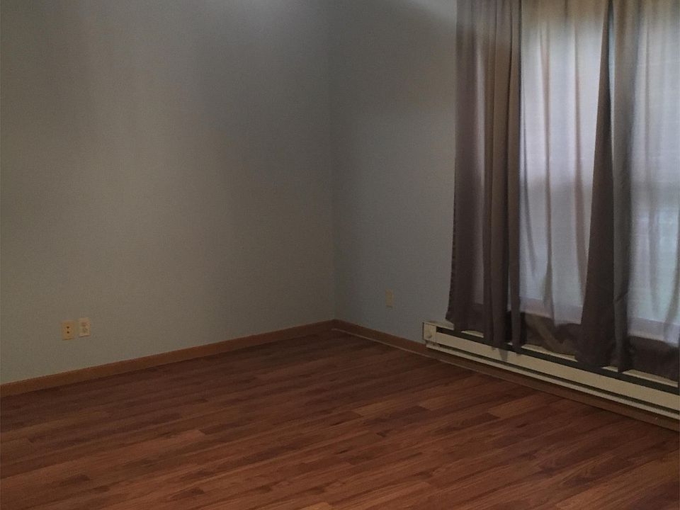 2nd image of 124 Earl St APT 7