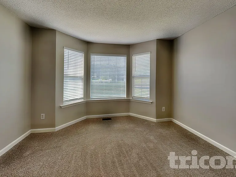 6316 Wellington Ct — Photo 8