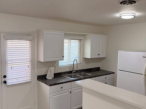 4th image of 4868 Narragansett Ave APT 2