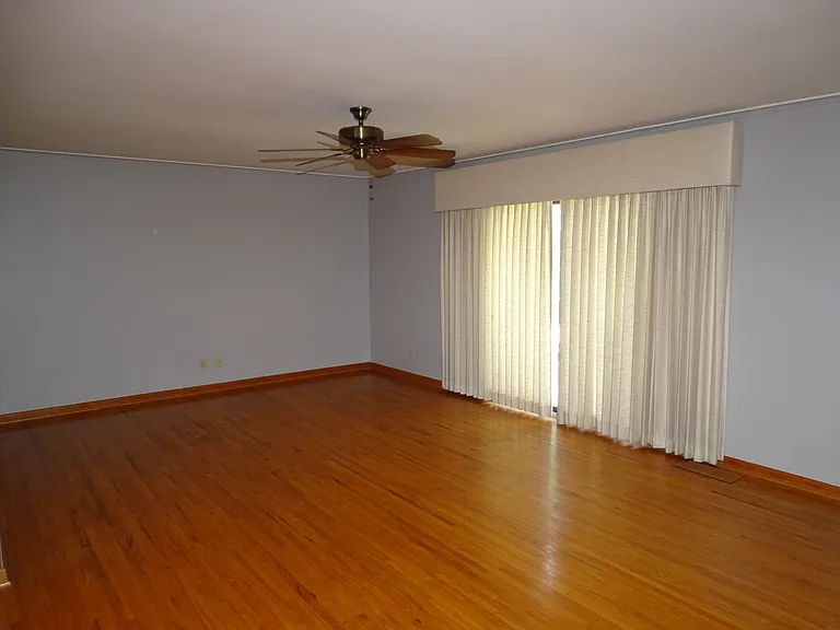 4829 S Lawton Ave #1 — Photo 3
